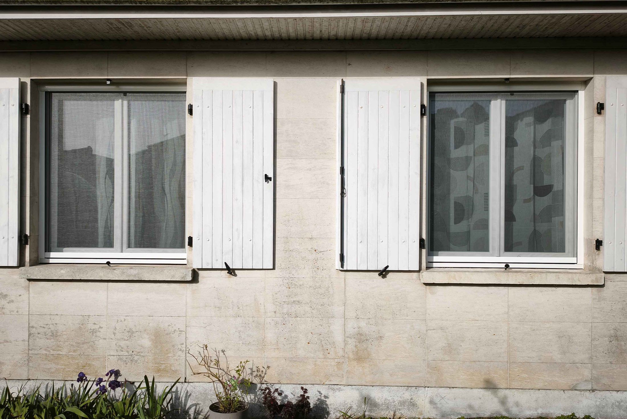 Moustiquaires enroulables sur fenêtres — Neuillac