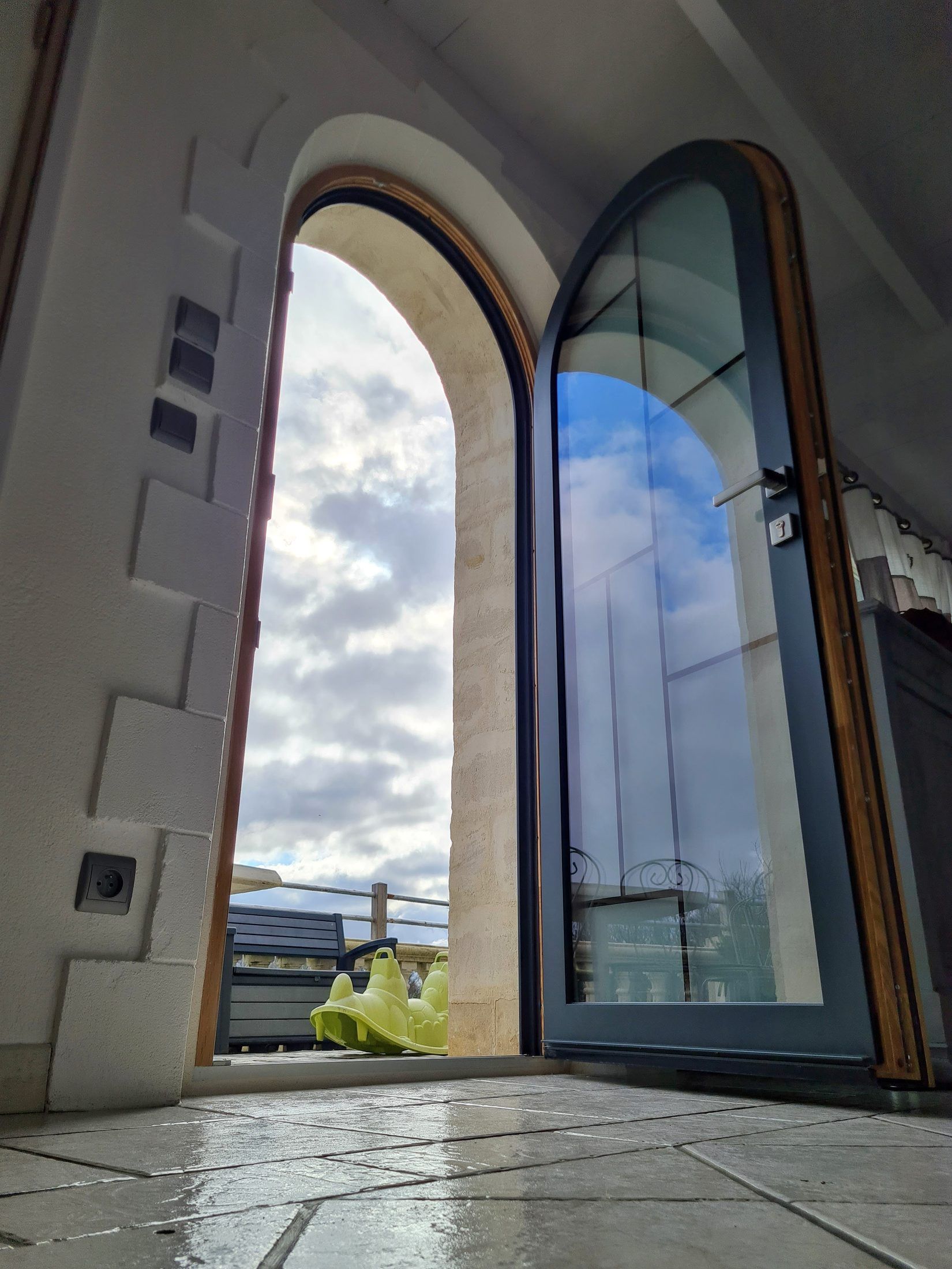 Porte d’entrée cintrée bois-alu MéO — photo 2