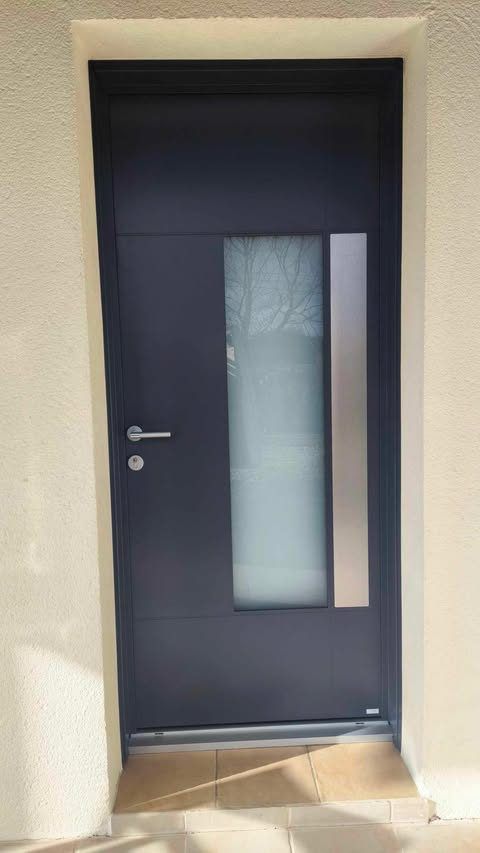 Porte d’entrée MéO modèle Fiction, gris anthracite — Saint-Simon-de-Bordes